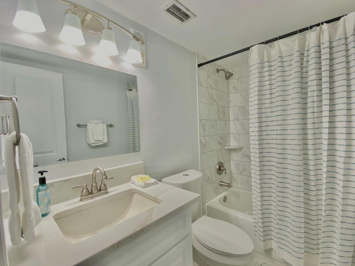 Island Winds East 202 By Albvr - Beautifully Renovated Beachfront Condo & Steps Away From Hangout & More! Gulf Shores Exteriér fotografie